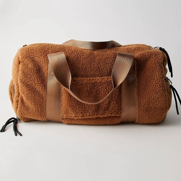 NWOT- FP Movement Cozy Up Duffle Bag - Picture 2 of 3